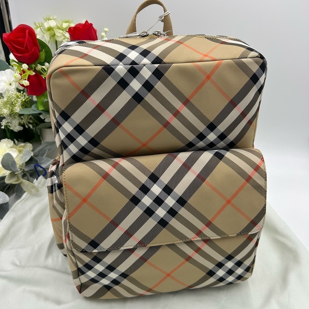 Unisex Burberry vintage check backpack NWT made in Italy